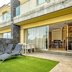 https://townhouse-2-bedrooms-on-the-first-line.adeje-hotels.com
